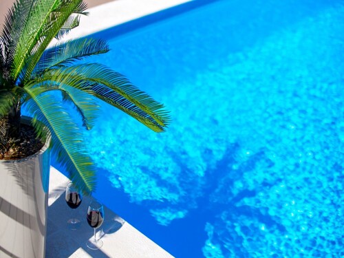 Villa Lemily - Five Bedroom with Swimming Pool