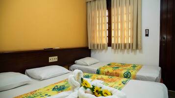 Minibar, espacio para trabajar con laptop y wifi gratis