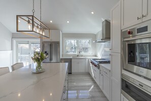 Fridge, microwave, oven, stovetop - Chic Hamptons Home near beach! (Hampton Bays)