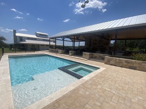 Piscine extérieure, piscine chauffée