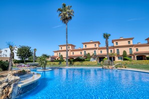 Pool - PORT PALS: First sea line, apartment with community pool (Pals)