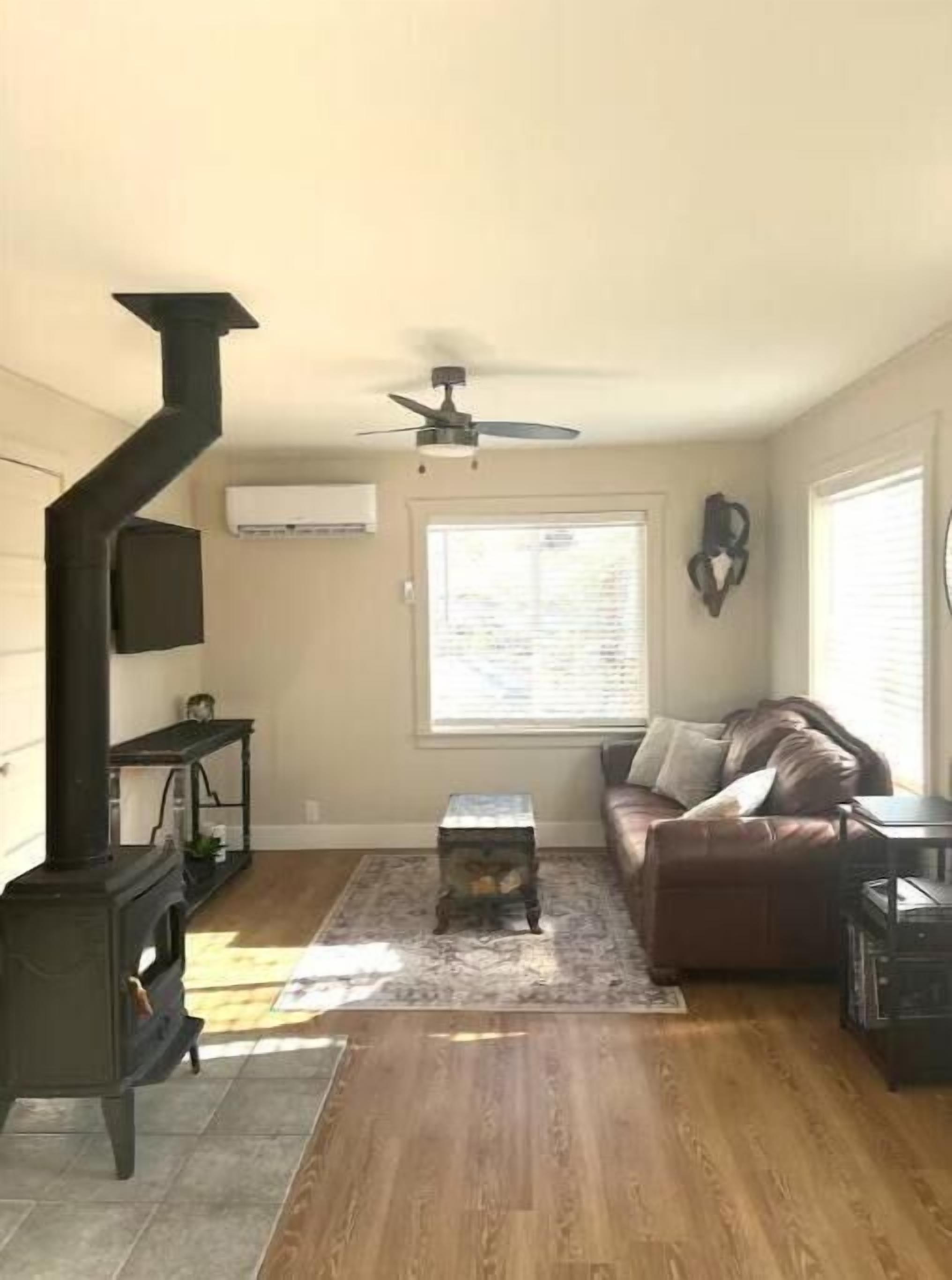 Smart-tv och eldstad