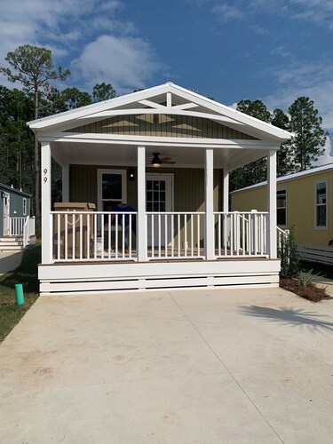 Short drive to the beautiful 30-A beaches!!
Cozy Riverwalk Landing Cottage 3-C