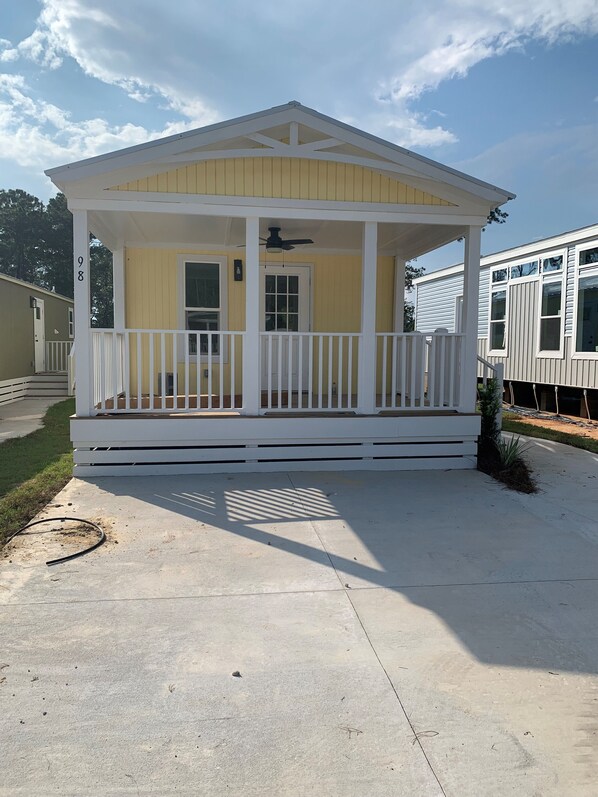 المنشأة من الخارج