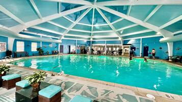 Piscina coperta, piscina all'aperto