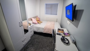 Room - 76 Bournbrook Road Equipped Studios Near QE (Birmingham)