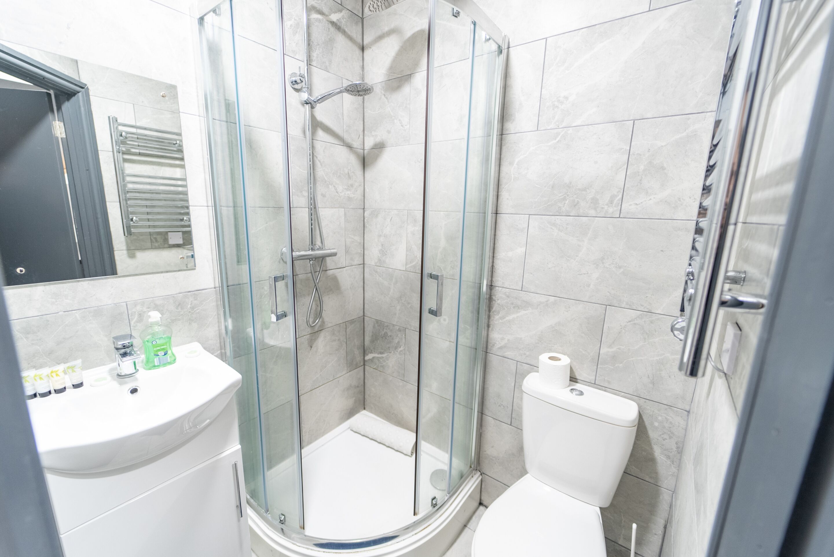 Foto - 76 Bournbrook road Equipped studios near QE