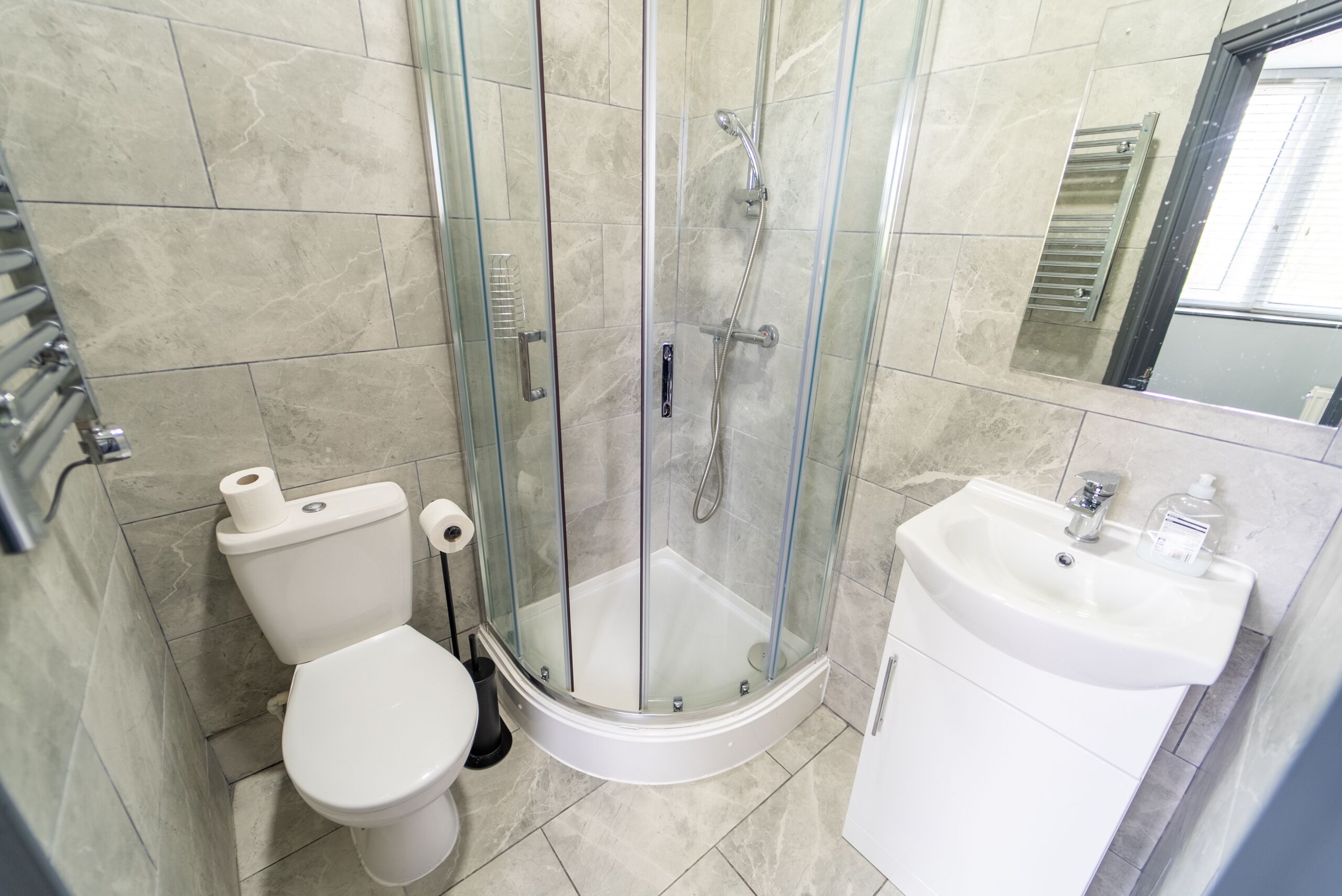 Foto - 76 Bournbrook road Equipped studios near QE