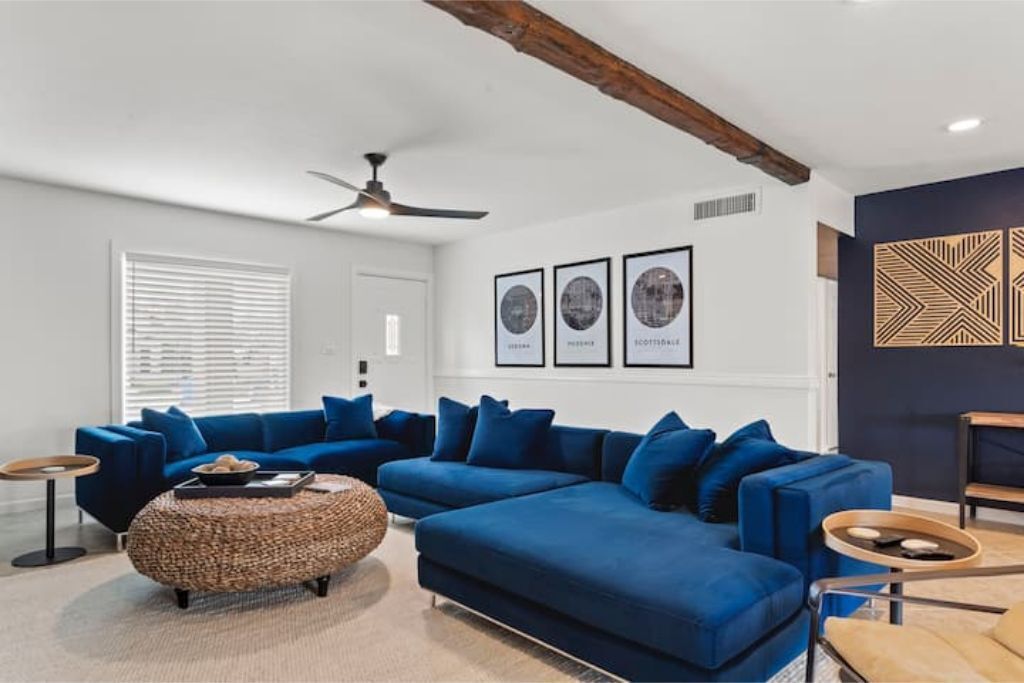 Swanky Phoenix Home 3BR, 2BA  Solar Heated Pool & Yard Games in Paradise Valley 