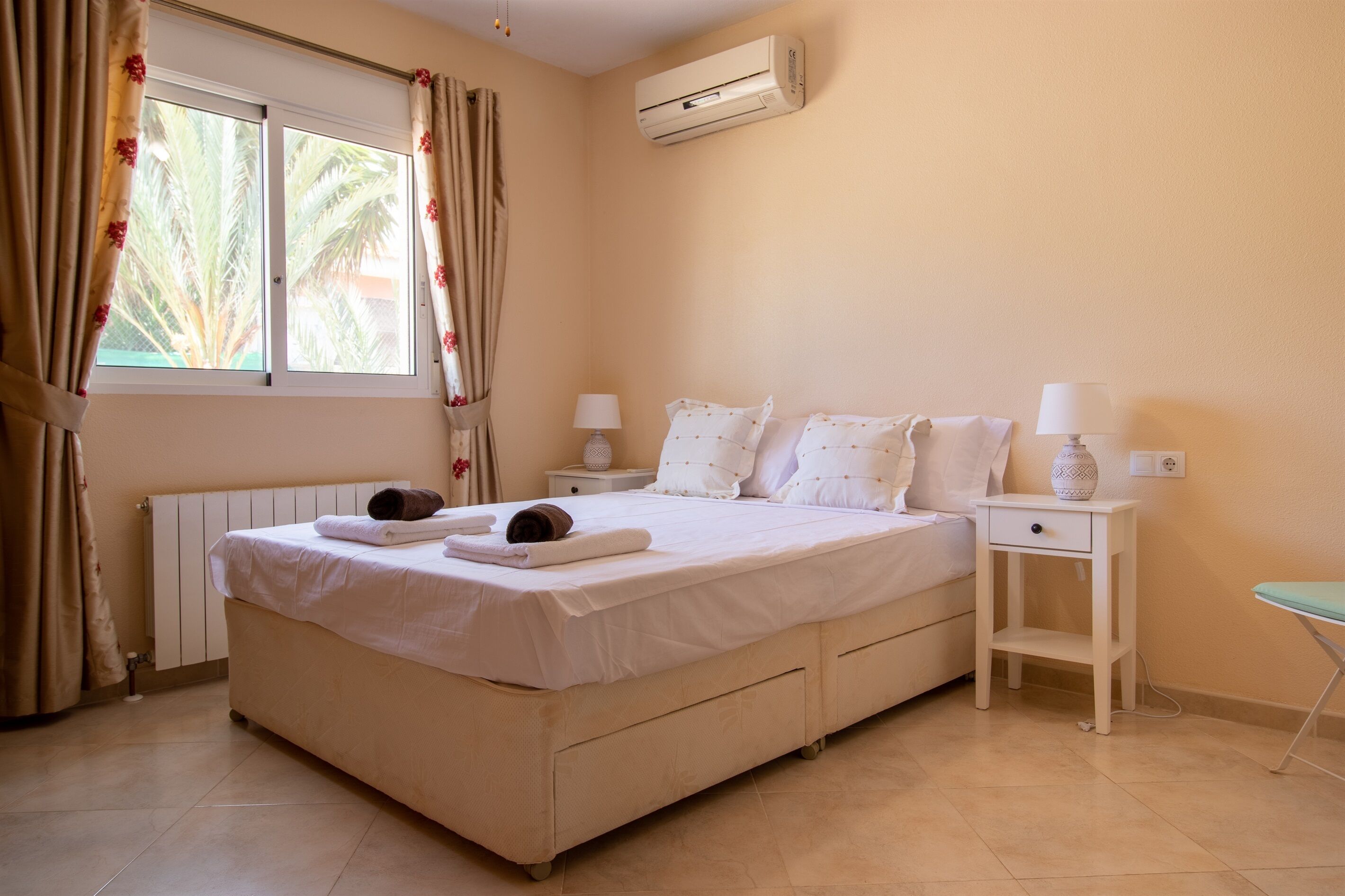 3 chambres, fer et planche à repasser, lit parapluie, Wi-Fi gratuit