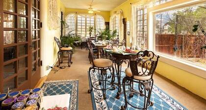 Queen Size Suite with a shared Hallway Bath