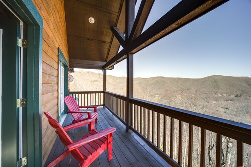 Waynesville Vacation Rental w/ Mountain Views!
