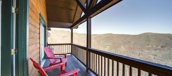 Waynesville Vacation Rental w/ Mountain Views!