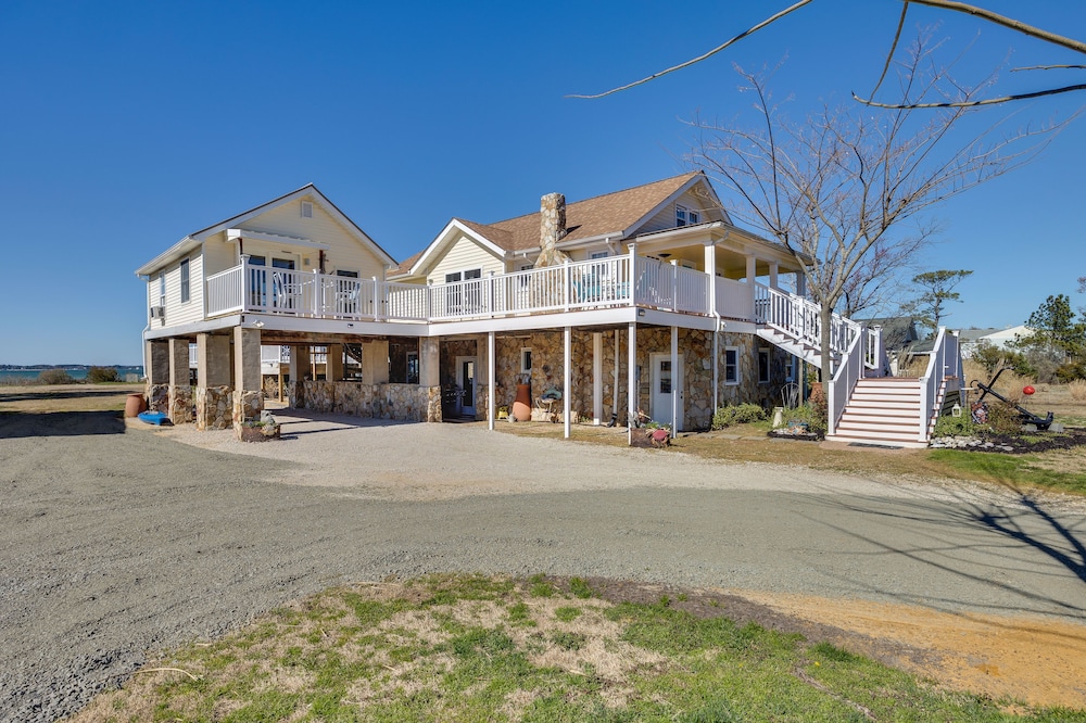 Welcoming Cottage w/ Outdoor Pool & Water Views!