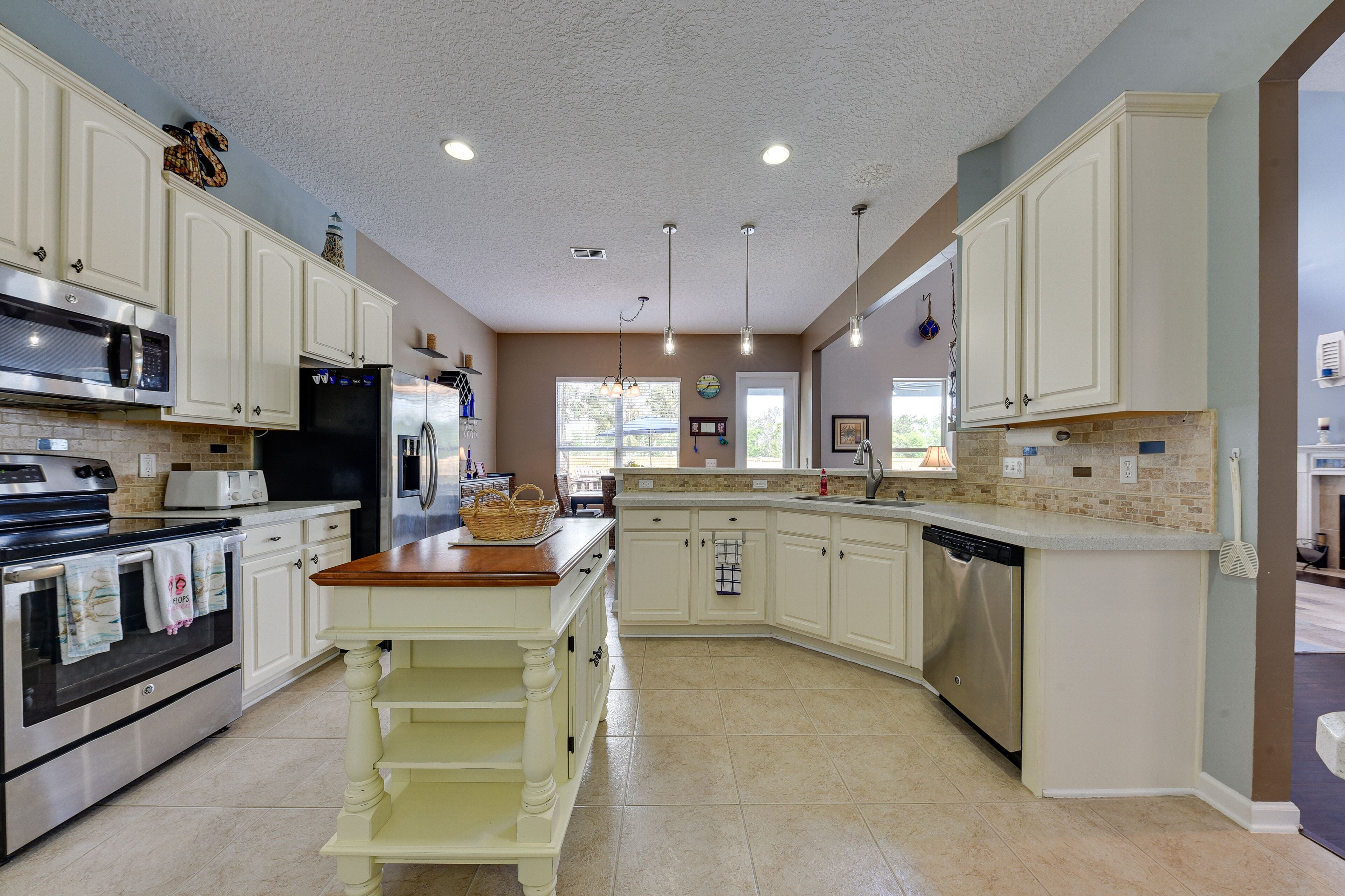 Spacious Jacksonville Vacation Home - Private Pool