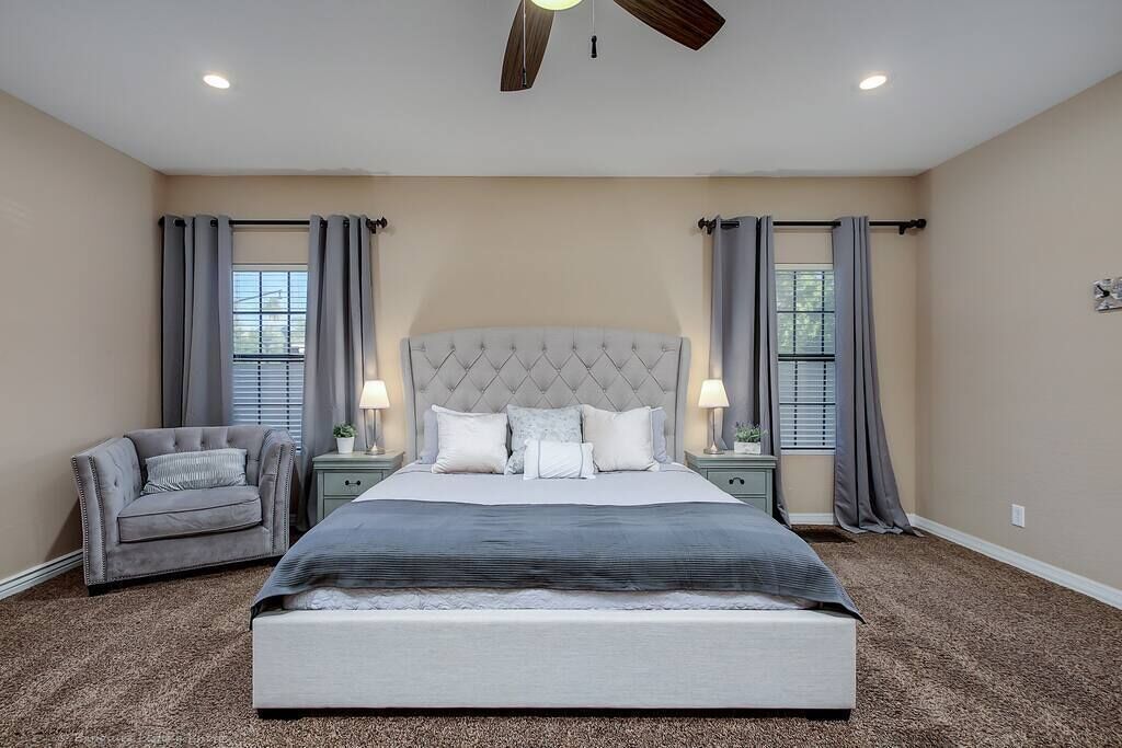 Villa Oasis Luxury 5BR, Heated Pool & Golf