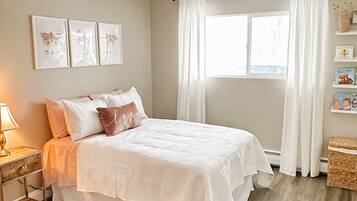 4 bedrooms, in-room safe, iron/ironing board, travel cot