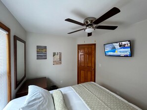 2 chambres, fer et planche à repasser, draps fournis
