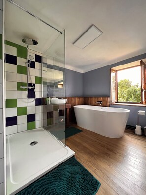 Dusche, Handtücher, Seife, Toilettenpapier