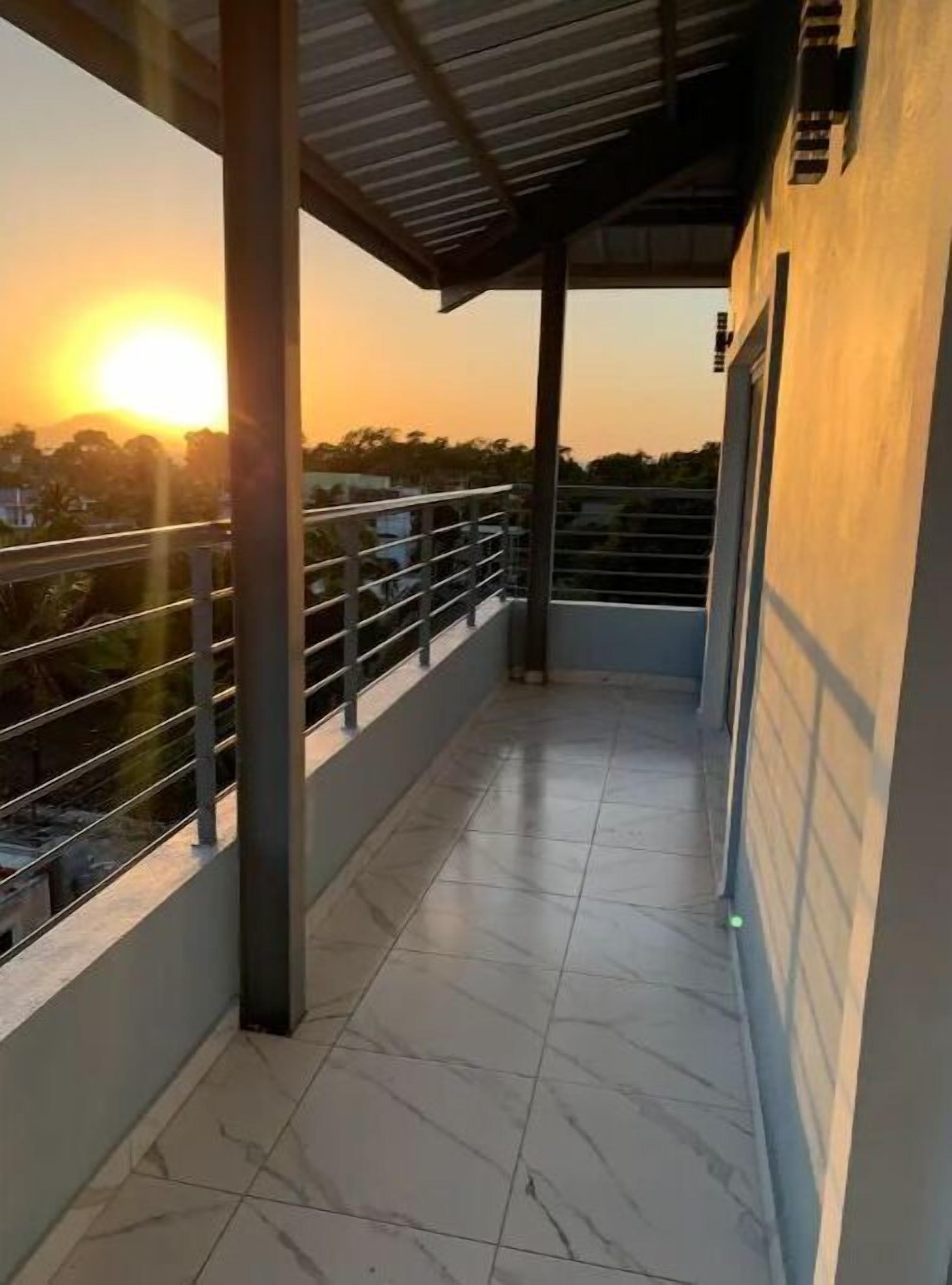 المنطقة المحيطة بالمنشأة