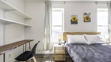 4 bedrooms, desk, iron/ironing board, travel crib