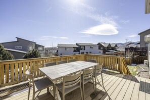 تناول الطعام بالخارج