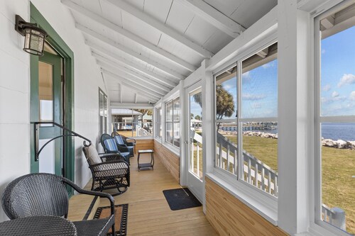 Eva Maes Waterfront Cottage Cedar Key Amazing View