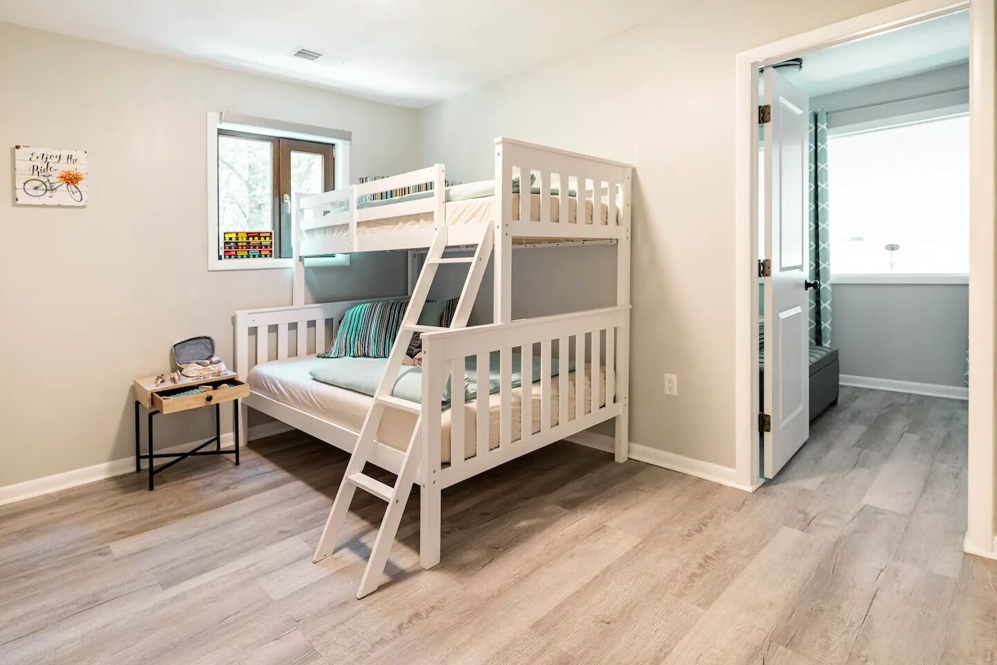 Pocono Green Pearl / Luxury Vacation - Hot Tub, Game Room, Fire Pit, Shared Pool