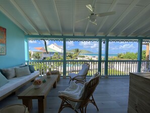 Smart TV - TiCocoon, 1 bedroom beautiful apartment amazing sea view - water back-up (baie orientale)