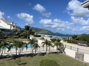 Outdoor pool - TiCocoon, 1 bedroom beautiful apartment amazing sea view - water back-up (baie orientale)