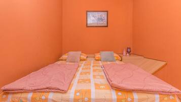 2 dormitorios, cuna de viaje, wifi gratis y ropa de cama