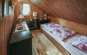 5 bedrooms, iron/ironing board, travel crib, free WiFi