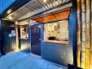 Interior - Tropical House Leon | Private Pool, Hammock Patio & Lounge (León)