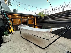 Terrace/patio - Tropical House Leon | Private Pool, Hammock Patio & Lounge (León)