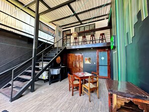 Dining - Tropical House Leon | Private Pool, Hammock Patio & Lounge (León)