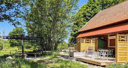 Nice apartment in Vedum with WiFi