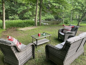 Property grounds - Beautifully updated, Cozy 3 bedroom 3 bathroom house. WATER VIEWS!! (Lake Luzerne)