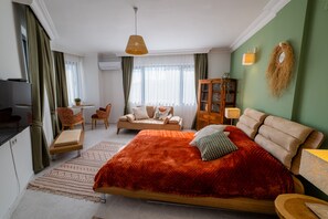 Elite Condo, 1 Bedroom, Kitchen, City View | Premium bedding, desk, laptop workspace, iron/ironing board - Ucgen Houses (Antalya)
