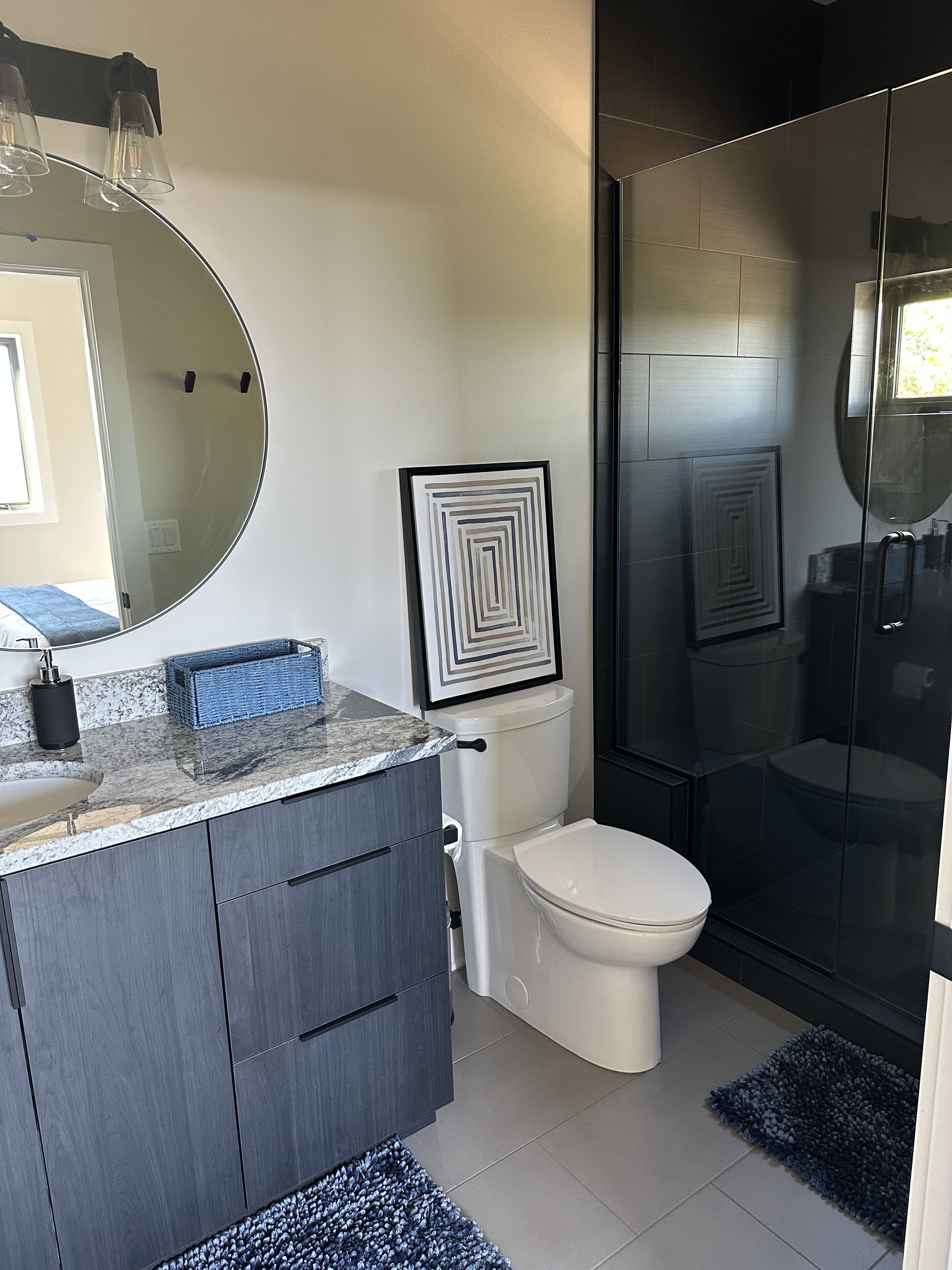 Blue Water - Modern Lake House