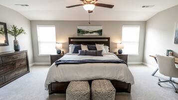 3 bedrooms, desk, travel cot, free WiFi