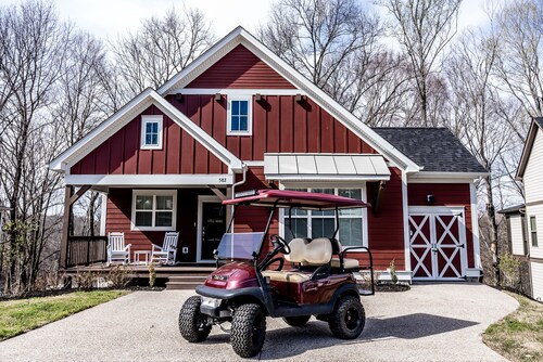 Tennessee Cabin w Hot Tub and Boating Access.