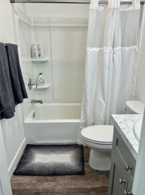 Bathroom - Mountain View Studio (Seward)