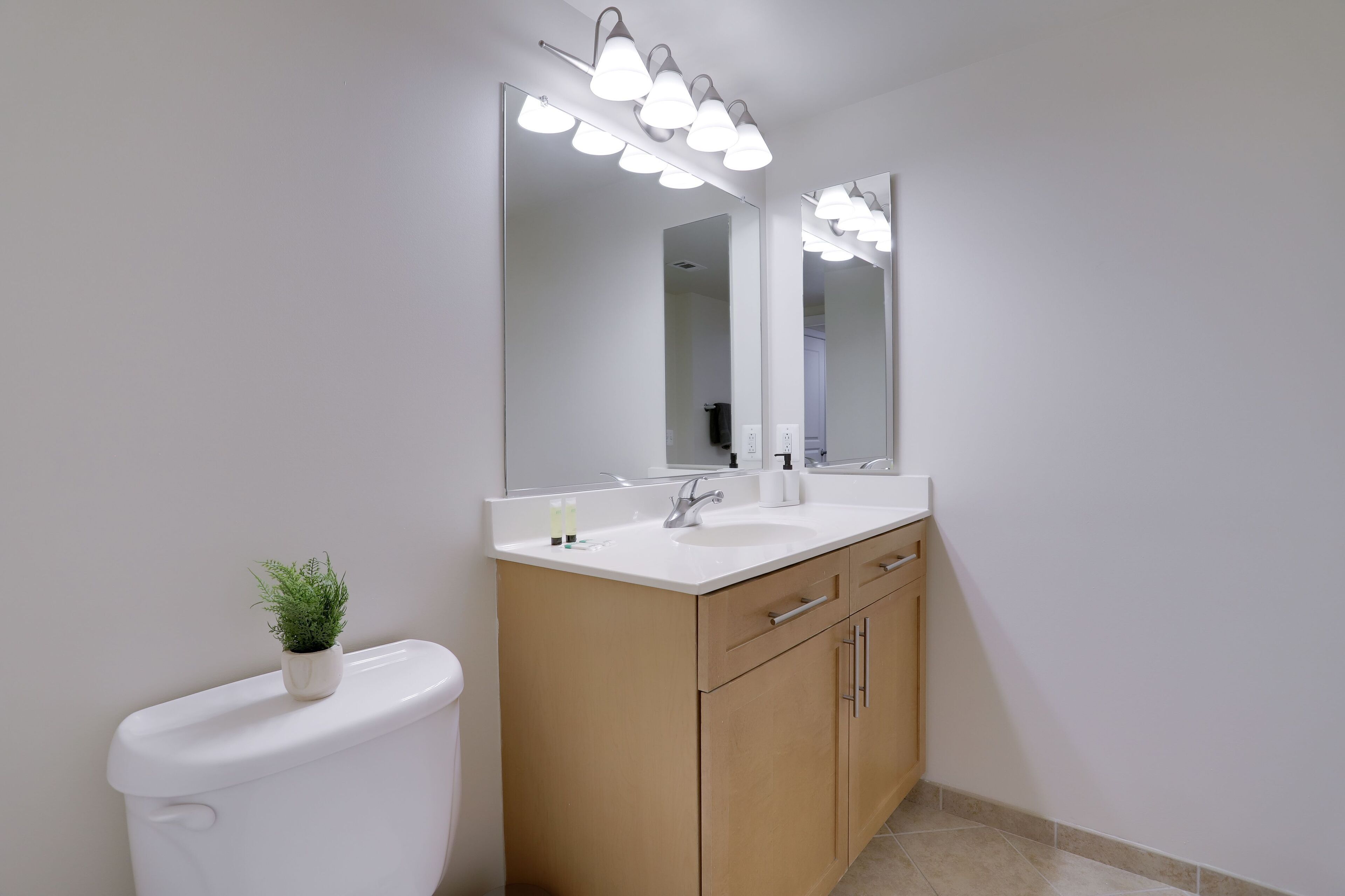 Amazing 2BR Condo in Pentagon City