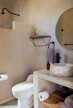 Pancuran mandi, hulu semburan mandi hujan, pengering rambut 