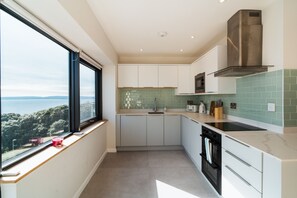 Private kitchen - Westcliff Penthouse (Bournemouth)