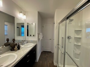 Villa, Multiple Beds, Lanai, Garden View | Bathroom - 356 Hood Pl (Wildwood)