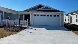 Exterior - 356 Hood Pl (Wildwood)