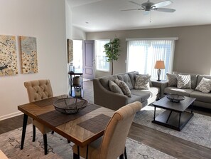 Dining - 356 Hood Pl (Wildwood)