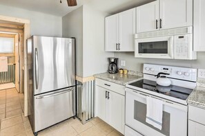 Fridge, microwave, stovetop, coffee/tea maker - Lakefront Vacation Rental with Fire Pit & Dock! (Castlewood)
