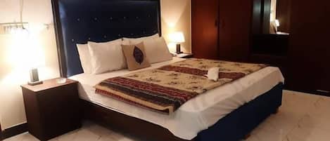 Blackout curtains, free WiFi